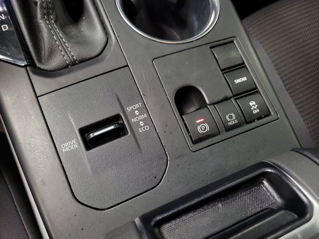 Used 2023 Toyota Highlander LE image 16