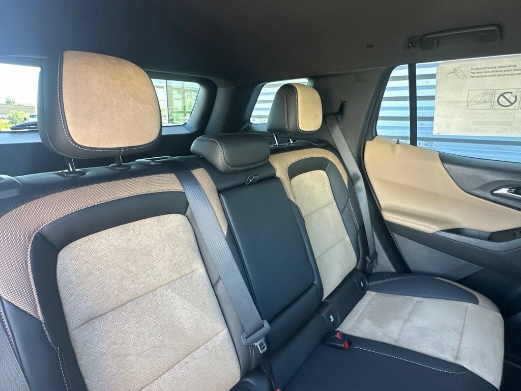 New 2026 Chevrolet Equinox ACTIV AWD/4WD image 24