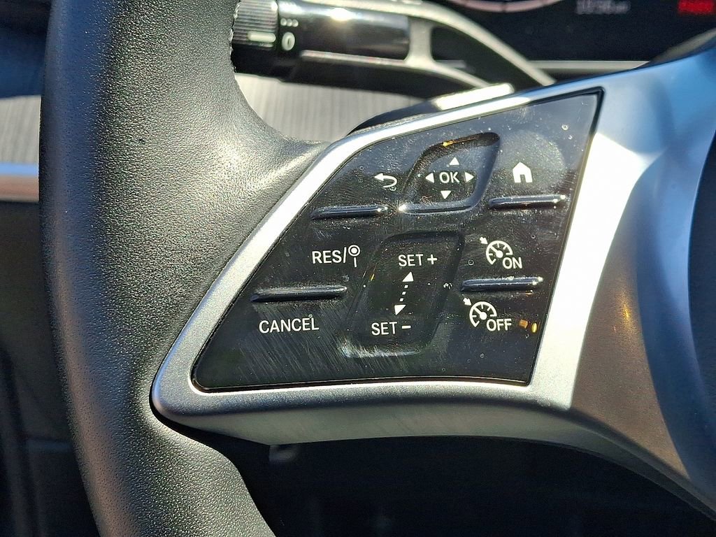 Used 2025 Mercedes-Benz C 300 4MATIC Sedan image 21