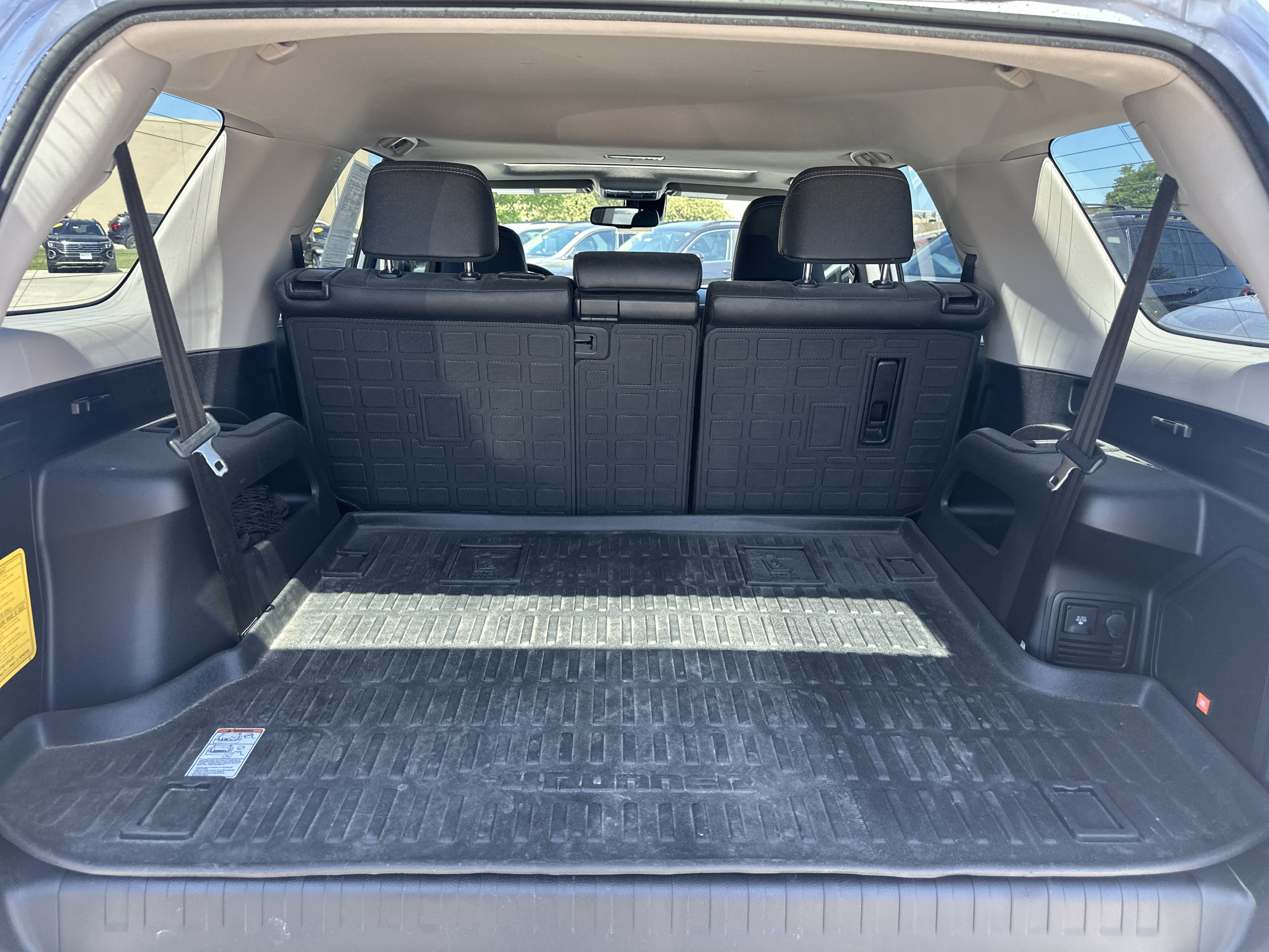 Used 2023 Toyota 4Runner Limited AWD/4WD image 11
