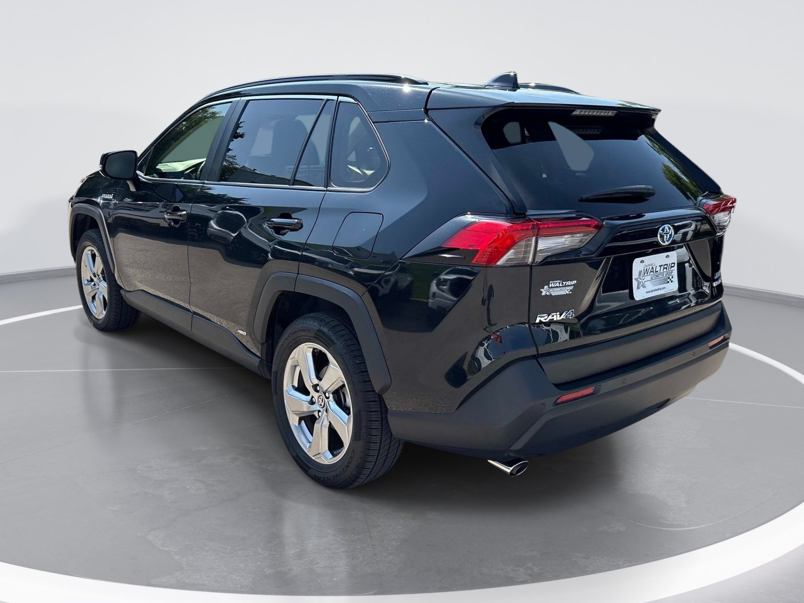Used 2021 Toyota RAV4 XLE Premium AWD/4WD image 6