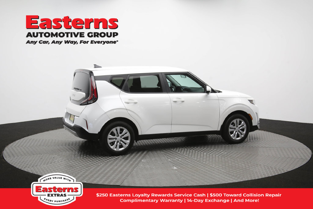 Used 2023 Kia Soul LX FWD image 42