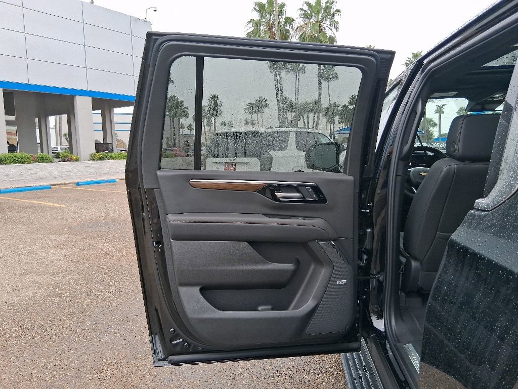 New 2026 Chevrolet Suburban High Country AWD/4WD image 21