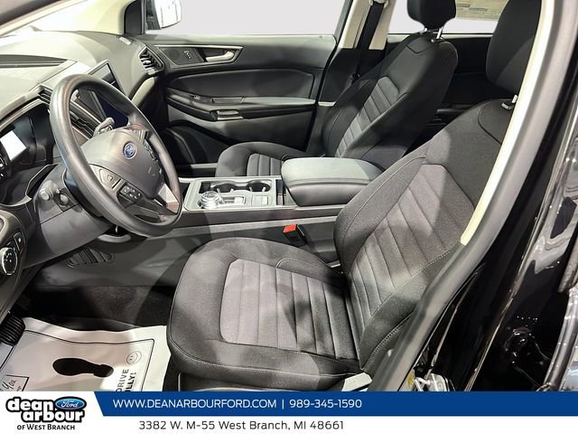 Used 2024 Ford Edge SE w/ Black Appearance Package image 9