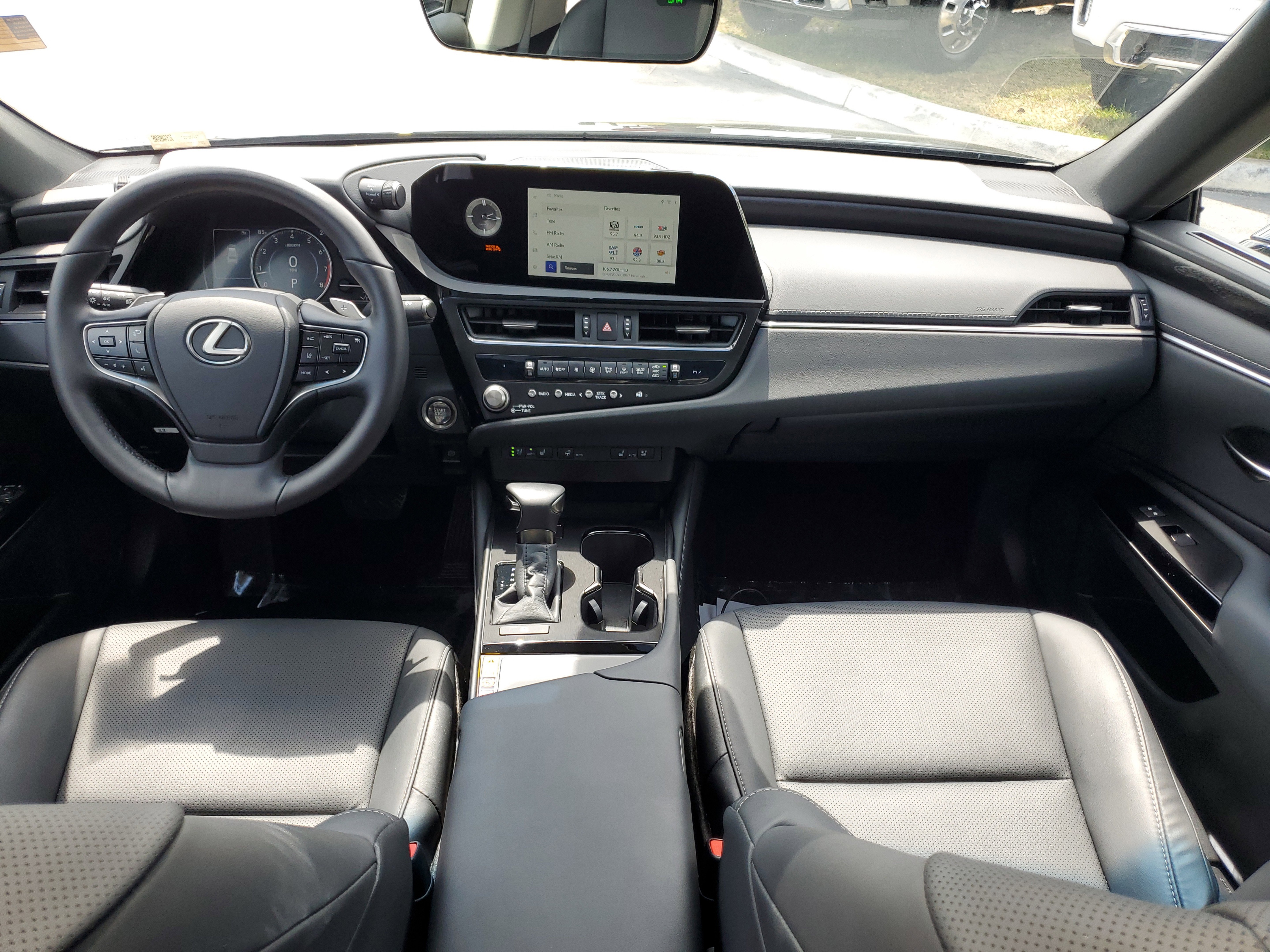 Used 2024 Lexus ES 350 w/ Premium Package image 18