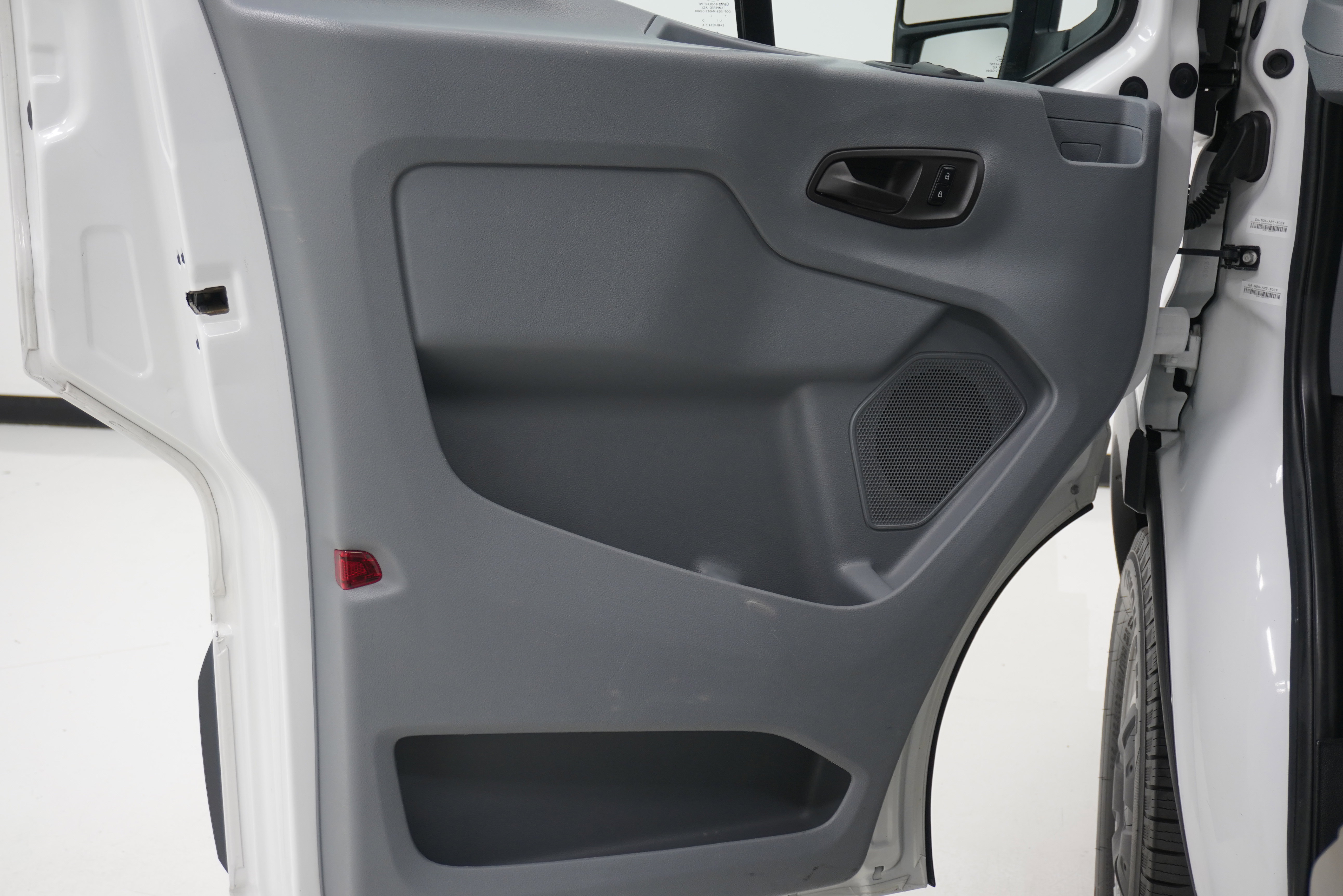 Used 2017 Ford Transit 350 XL RWD image 11