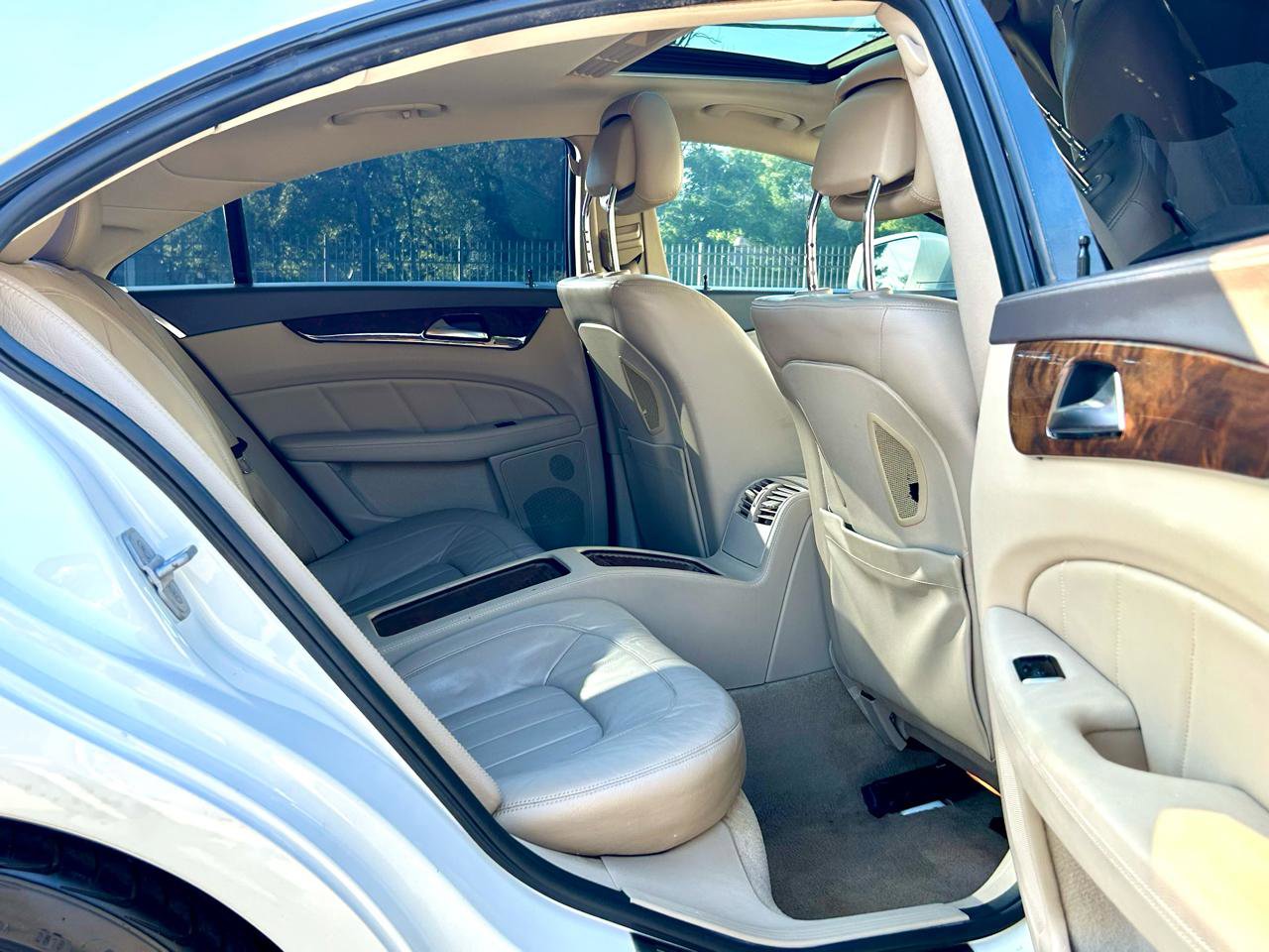 Used 2012 Mercedes-Benz CLS 550 image 23