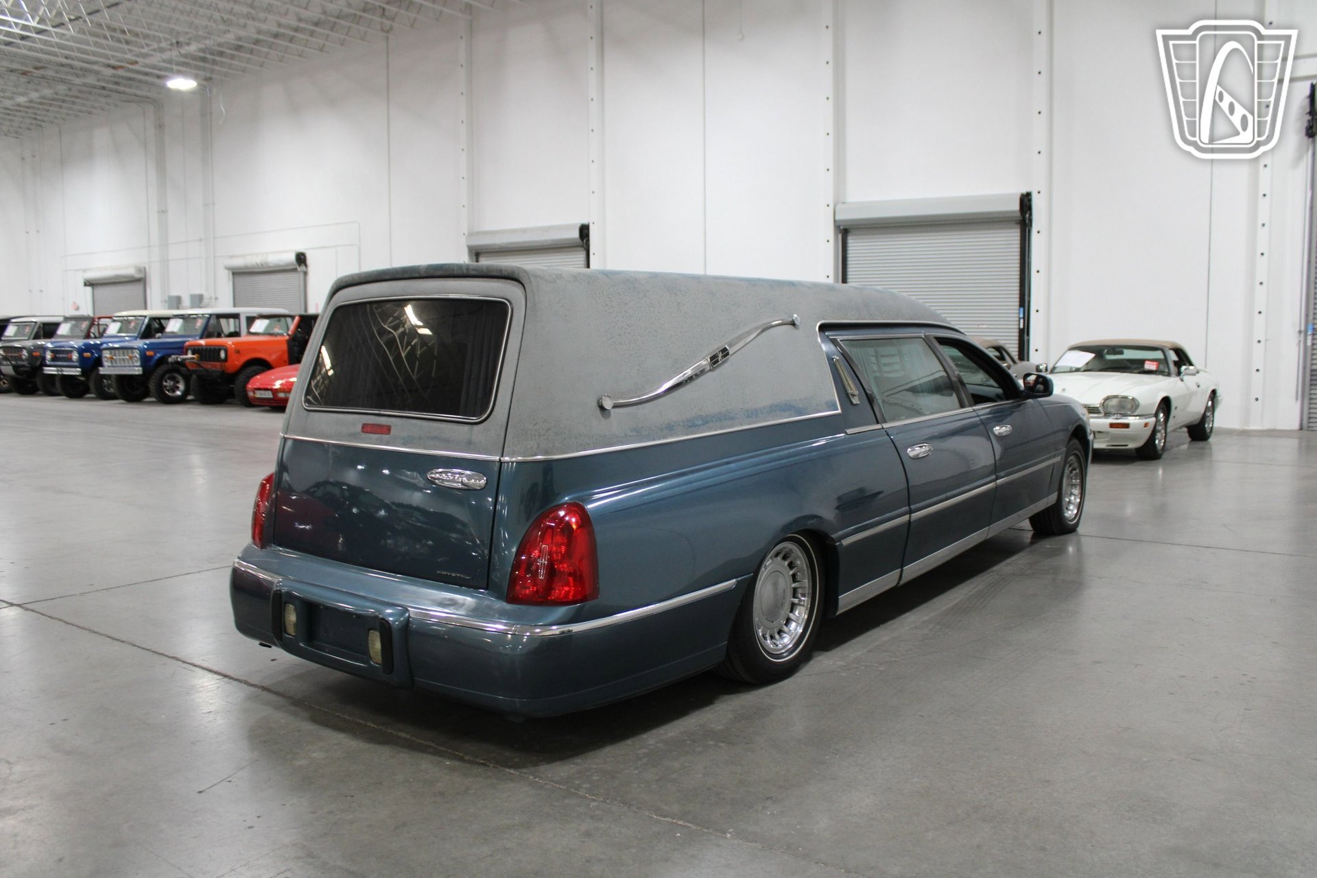 Used 2001 Lincoln Town Car Executive RWD image 18
