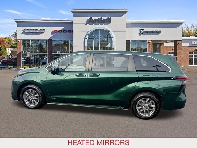 Used 2021 Toyota Sienna LE FWD image 5