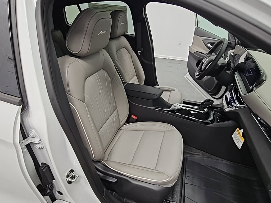 New 2025 Buick Envista Avenir image 37