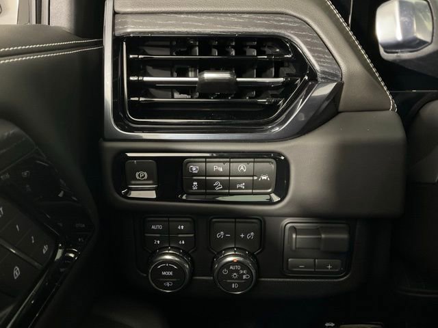 New 2026 GMC Yukon AT4 Ultimate w/ LPO, Floor Liner Package image 27