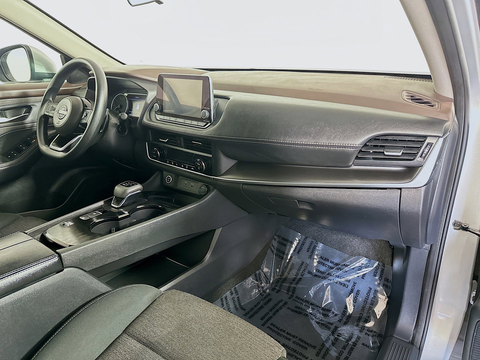 Used 2023 Nissan Rogue SV image 26