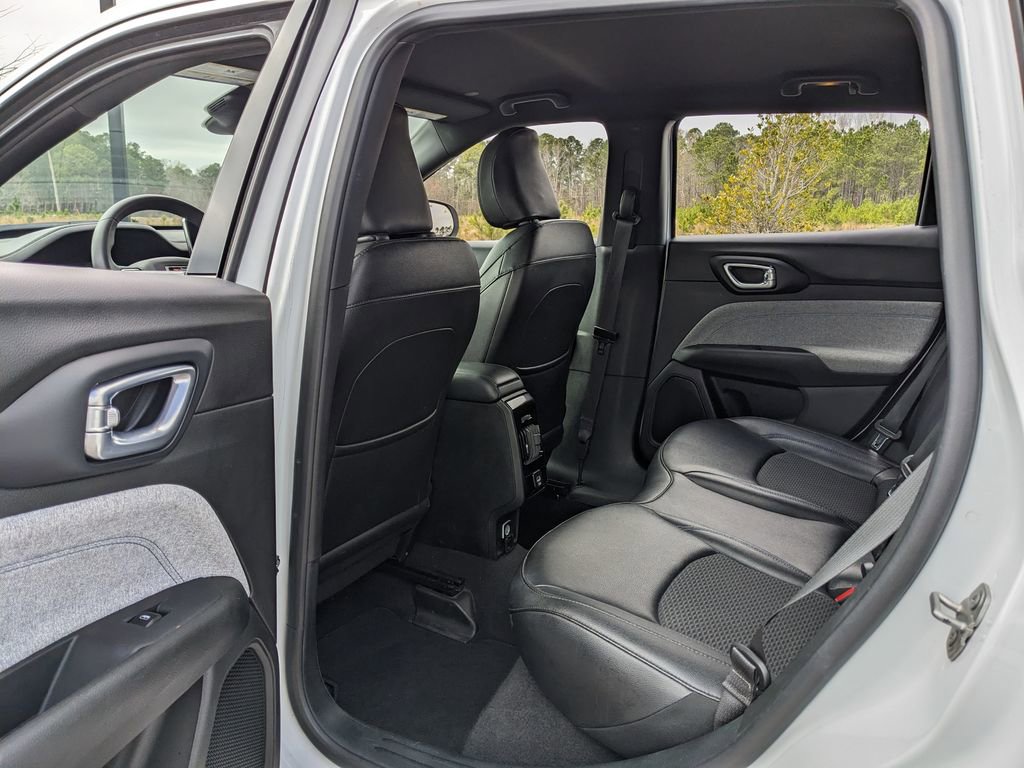 Used 2024 Jeep Compass Latitude image 37