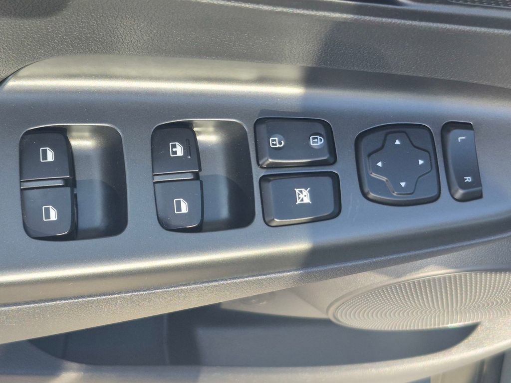 Used 2022 Hyundai Kona SE image 22