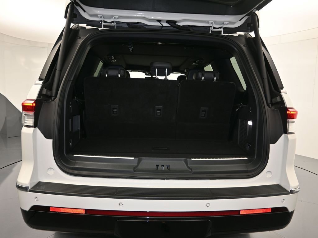 Used 2024 Lincoln Navigator Reserve image 27