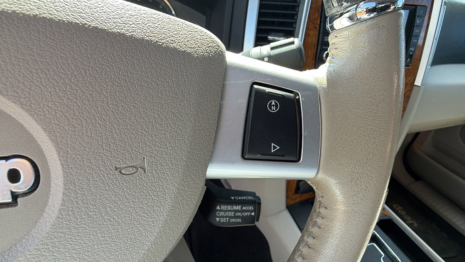 Used 2008 Jeep Grand Cherokee Limited w/ Quadra-Drive II 4X4 Group image 28