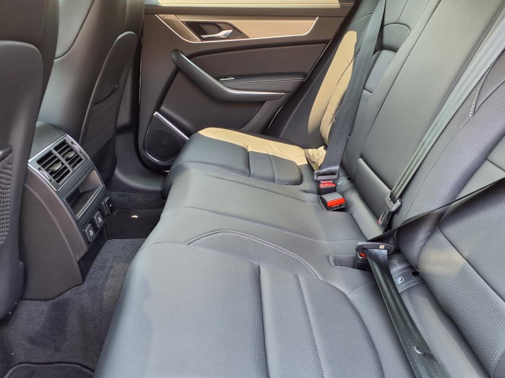 New 2026 Jaguar F-PACE R-Dynamic S image 5