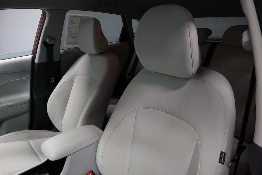 Certified 2025 Hyundai Kona SEL image 25