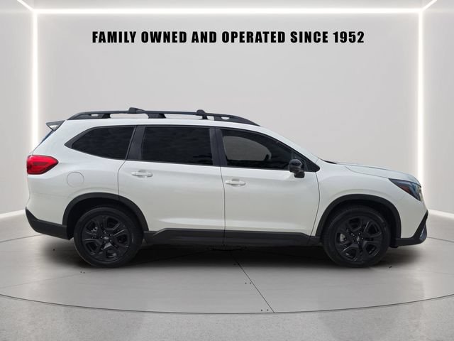 Certified 2023 Subaru Ascent Onyx Edition Limited AWD/4WD image 2