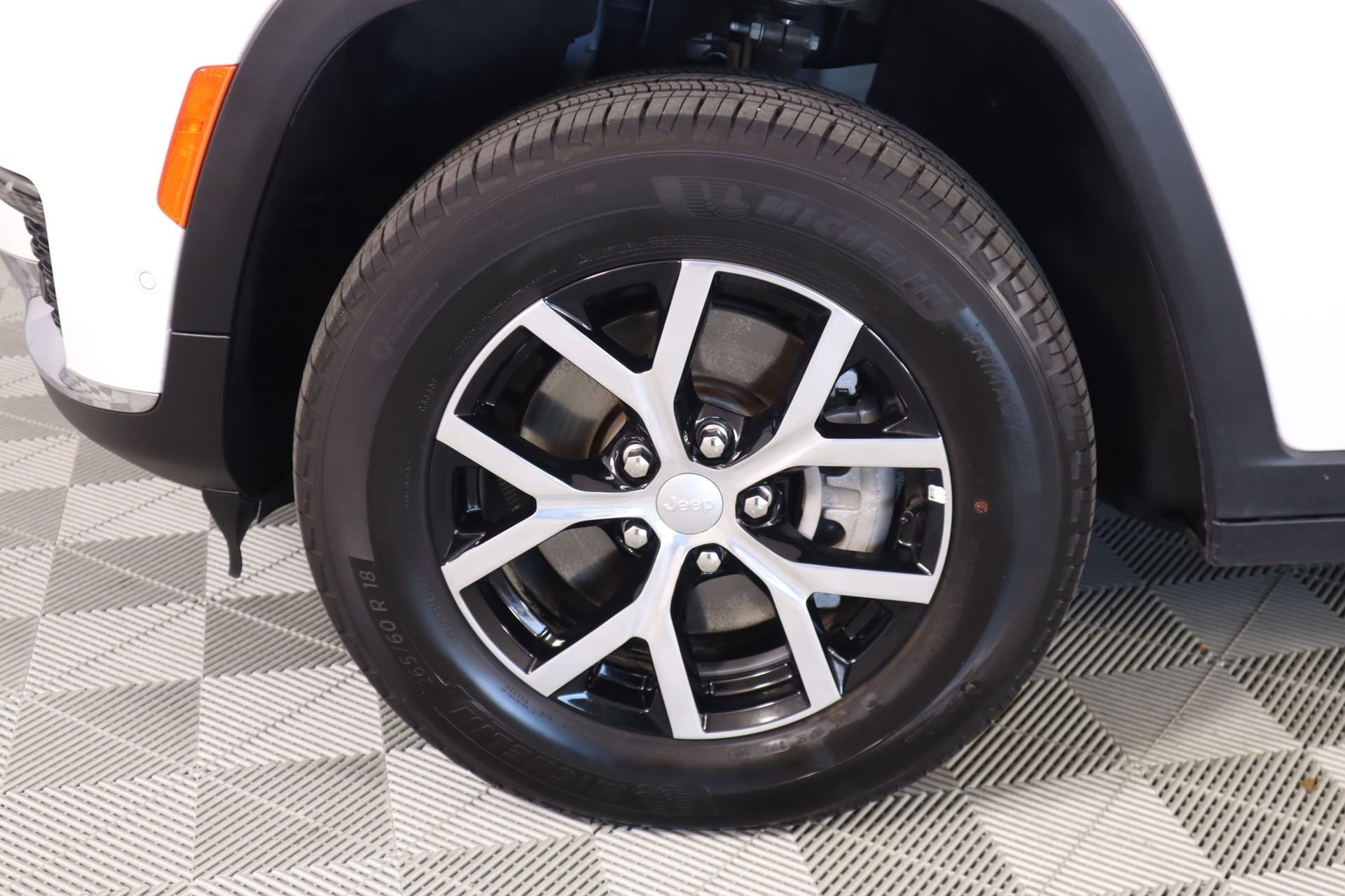 Used 2024 Jeep Grand Cherokee L Limited w/ Luxury Tech Group II image 20