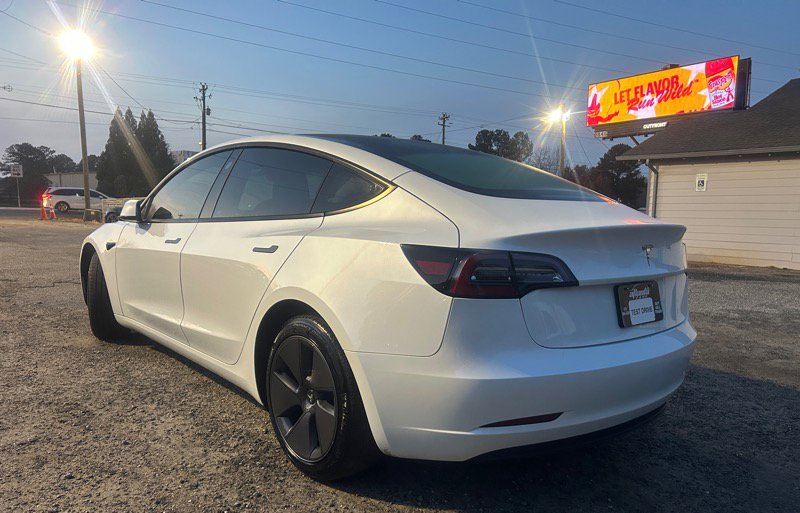 Used 2023 Tesla Model 3 Standard Range image 3