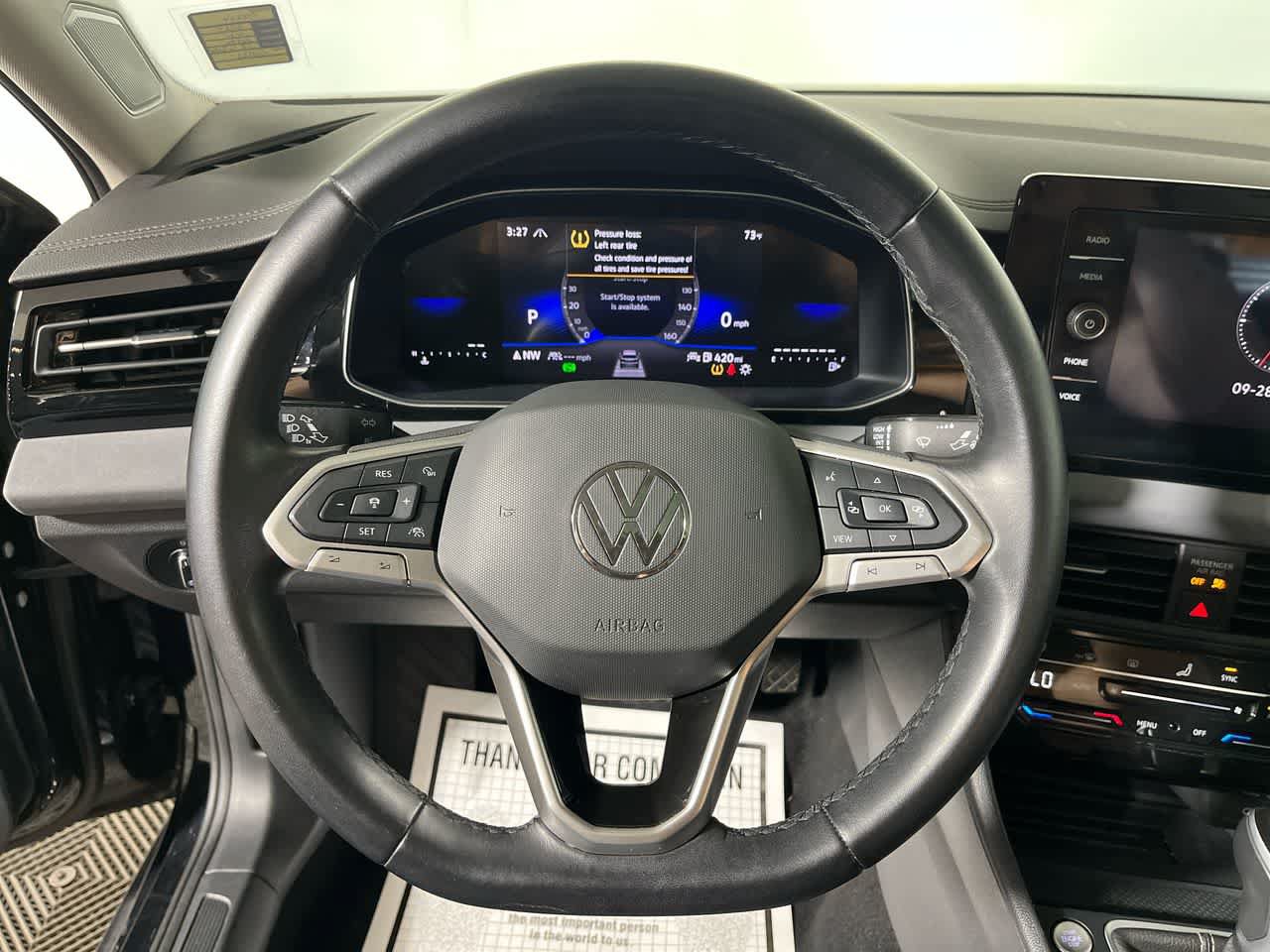 Used 2025 Volkswagen Jetta SE FWD image 16