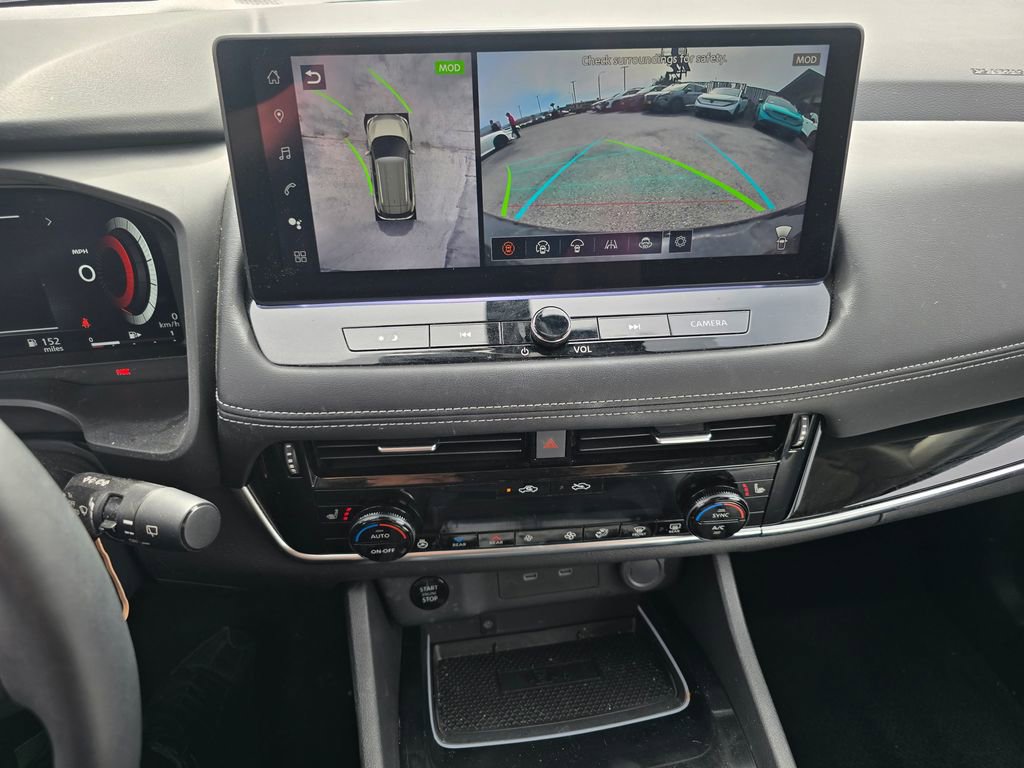 Used 2025 Nissan Rogue SL w/ Tech Package image 6