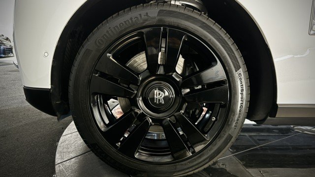 Used 2020 Rolls-Royce Cullinan AWD/4WD image 65