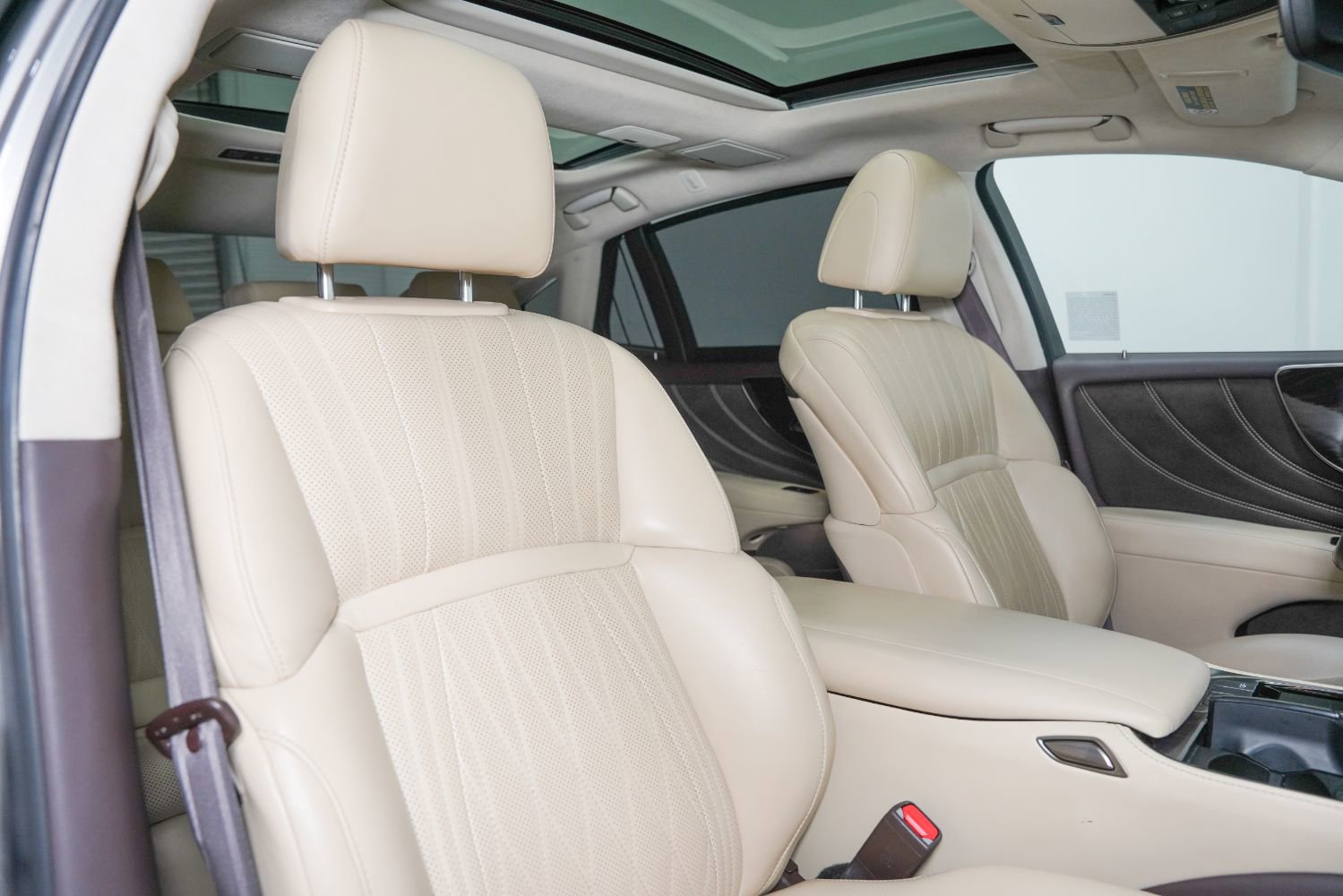 Used 2018 Lexus LS 500 w/ Luxury Package image 26