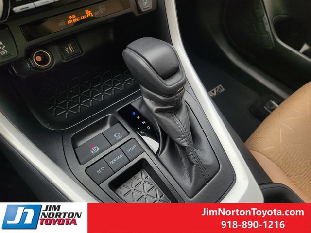 Used 2025 Toyota RAV4 XLE w/ Convenience Package FWD image 21