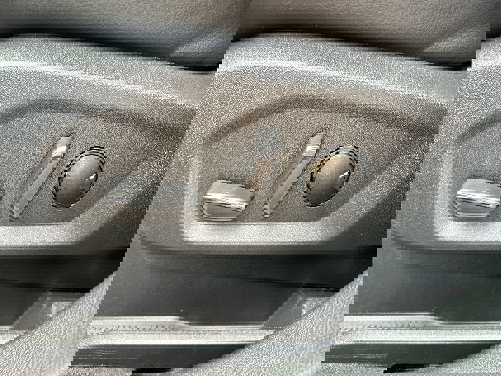 Used 2024 Ford Edge SEL image 12