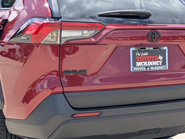 Used 2025 Toyota RAV4 XLE Premium FWD image 8