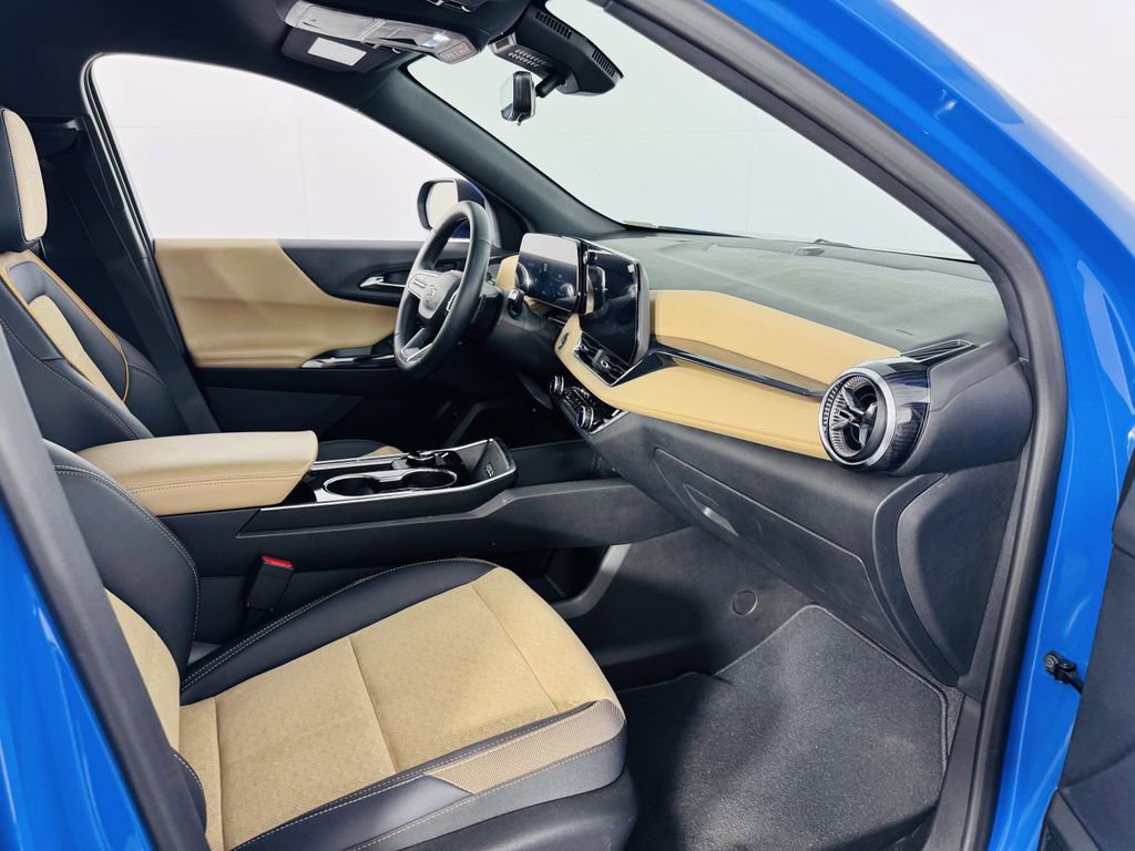 Used 2025 Chevrolet Equinox ACTIV w/ Safety and Technology Package image 33