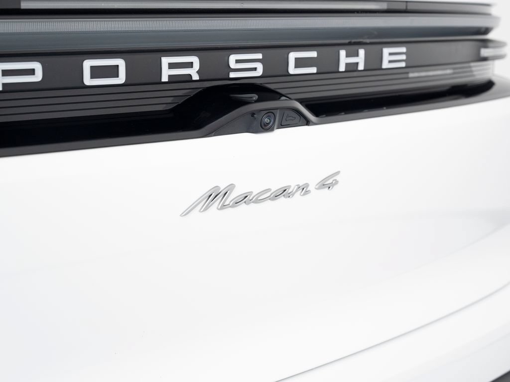 Certified 2025 Porsche Macan 4 Electric AWD/4WD image 45