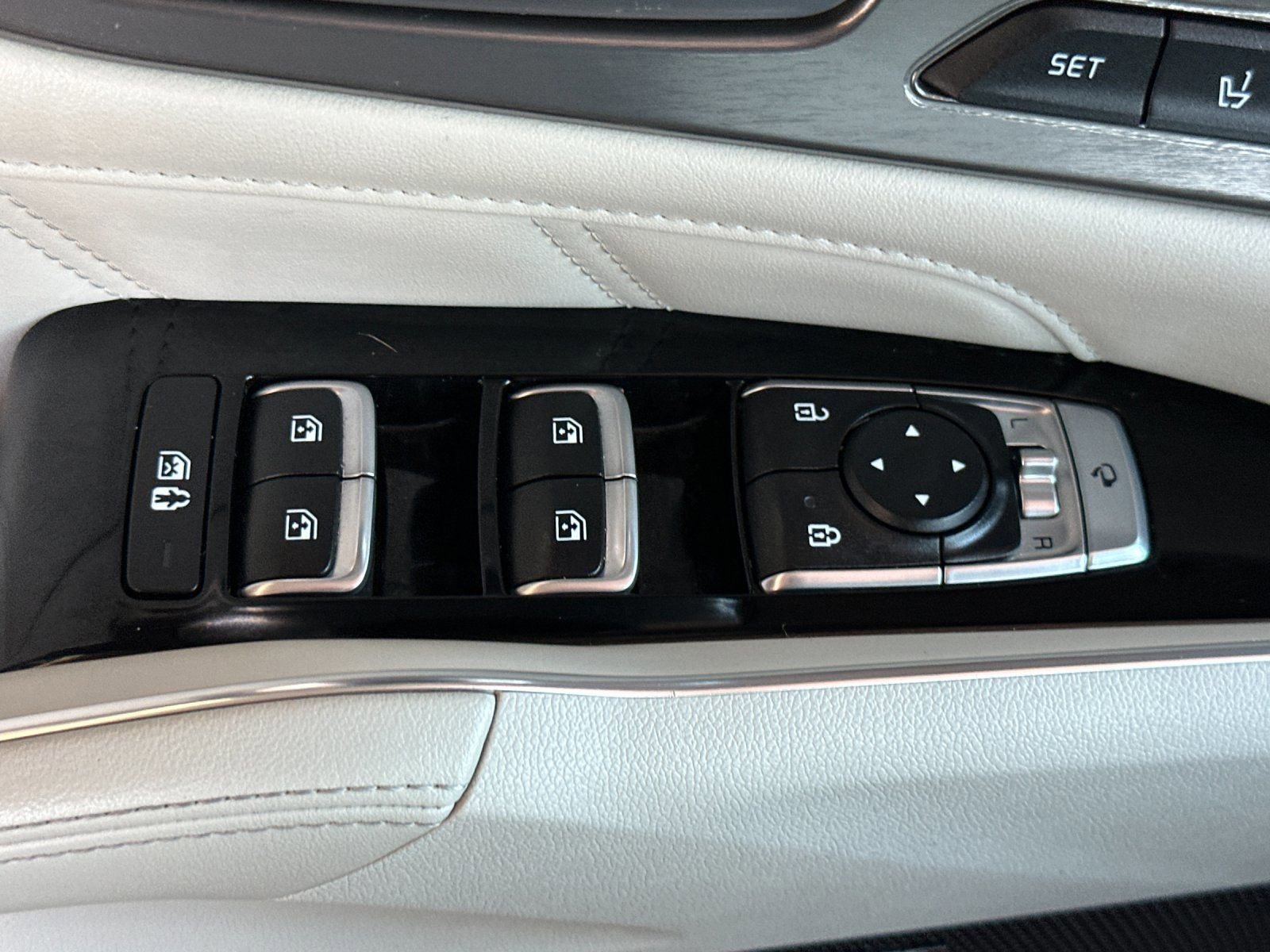 Used 2022 Kia Sorento SX Prestige image 12