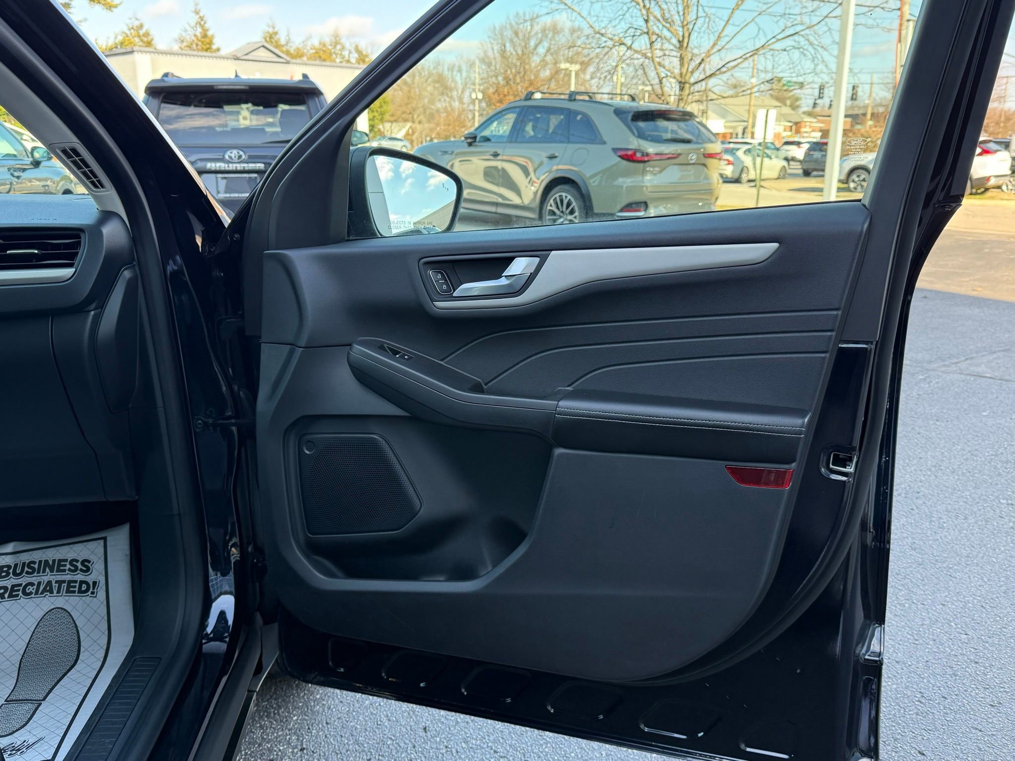 Used 2021 Ford Escape SE image 19