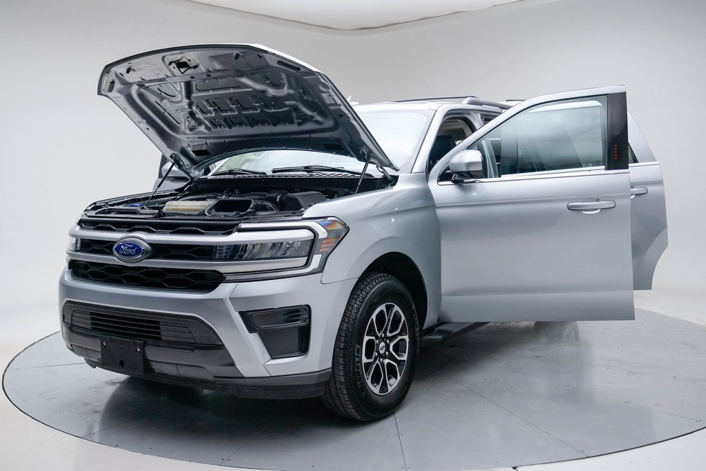 Used 2024 Ford Expedition Max XLT image 17