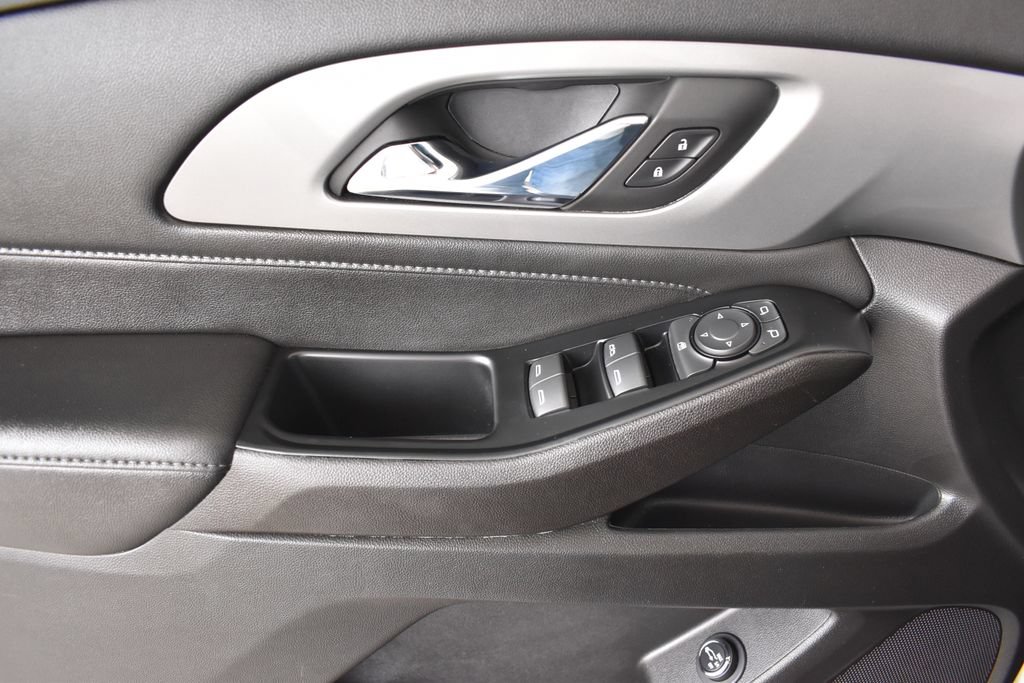 Used 2023 Chevrolet Traverse LT FWD image 21