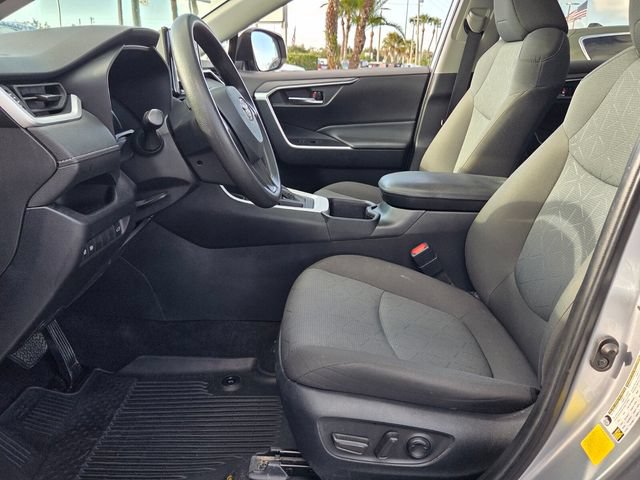 Used 2022 Toyota RAV4 XLE w/ Convenience Package FWD image 10