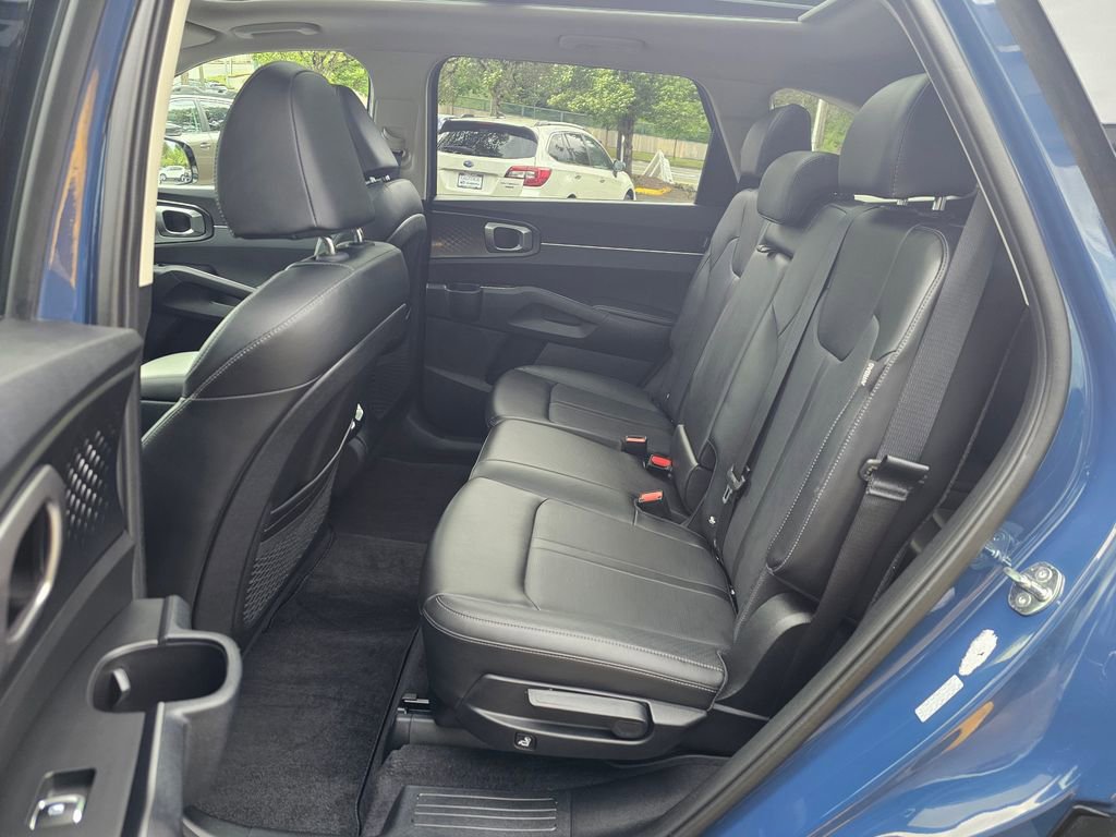 Used 2025 Kia Sorento S w/ Panoramic Sunroof Package AWD/4WD image 17