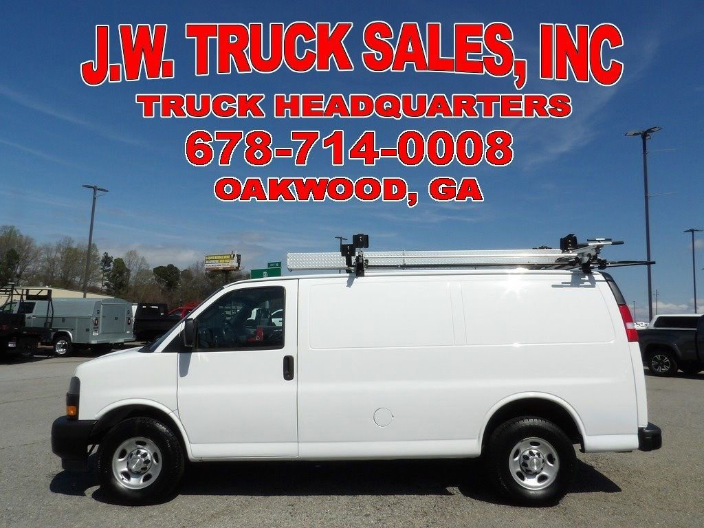 Used 2021 Chevrolet Express 3500 w/ Driver Convenience Package image 2