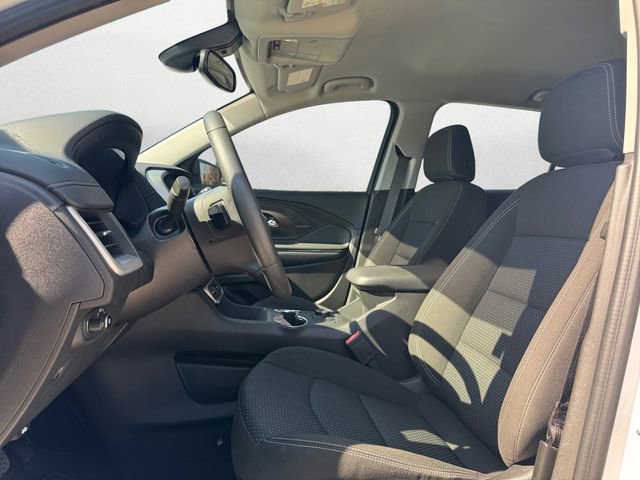 Used 2024 GMC Terrain SLE image 9