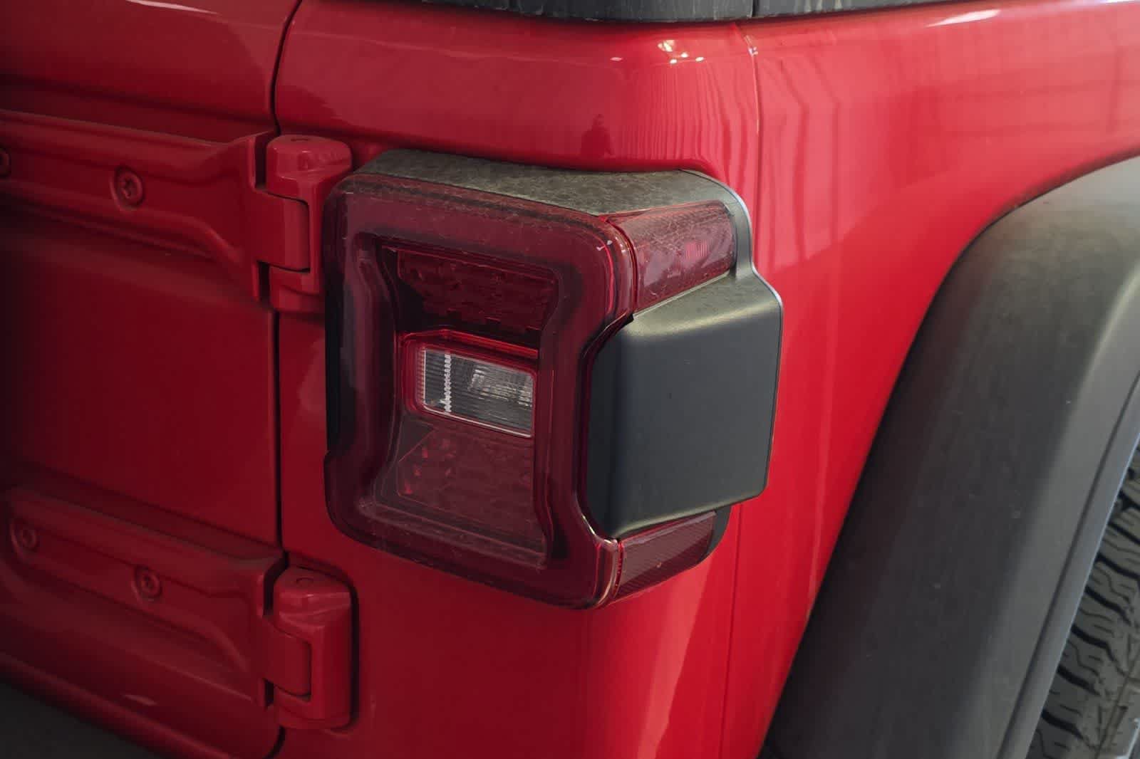 Used 2024 Jeep Wrangler Unlimited Rubicon 4xe AWD/4WD image 13