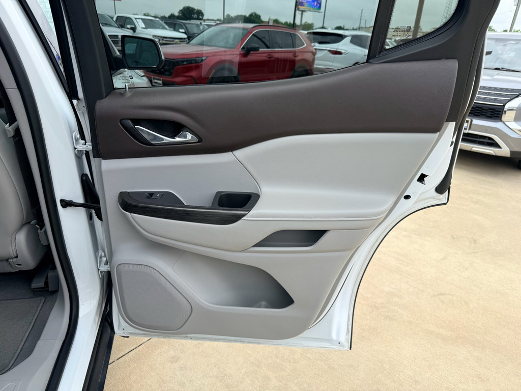 Used 2017 GMC Acadia SLT FWD image 25