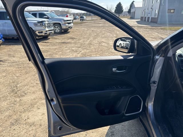 Used 2020 Jeep Compass Latitude image 13