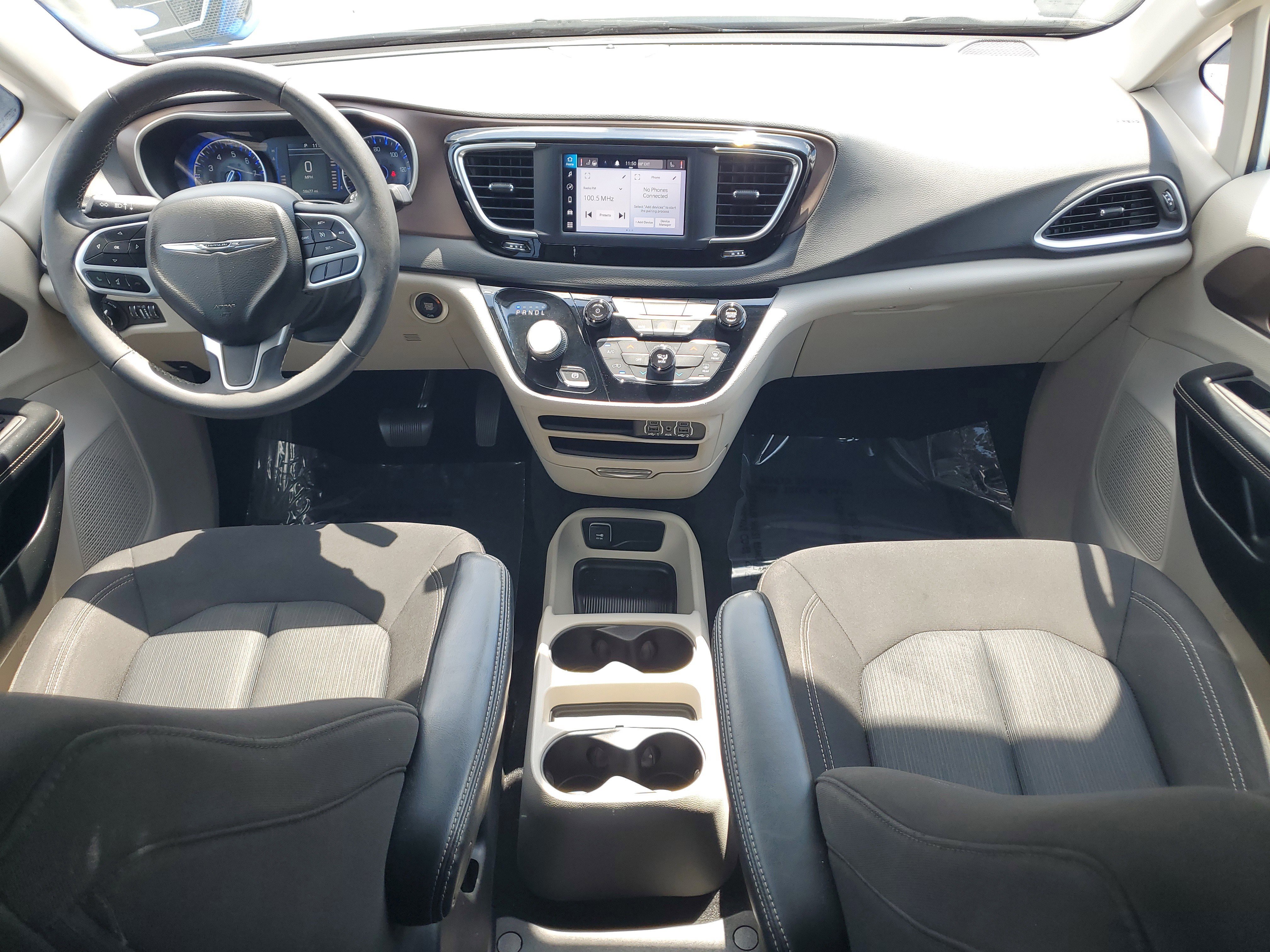 Used 2022 Chrysler Voyager LX image 14