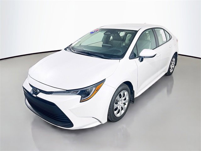 Used 2025 Toyota Corolla LE image 3