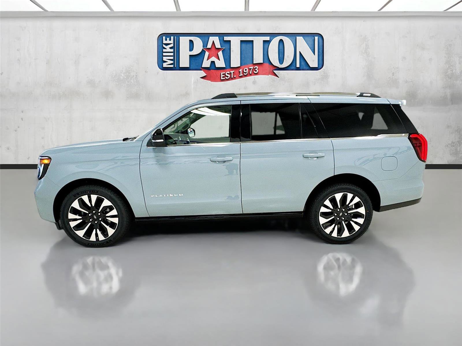 New 2025 Ford Expedition Platinum w/ Platinum Ultimate Package image 4