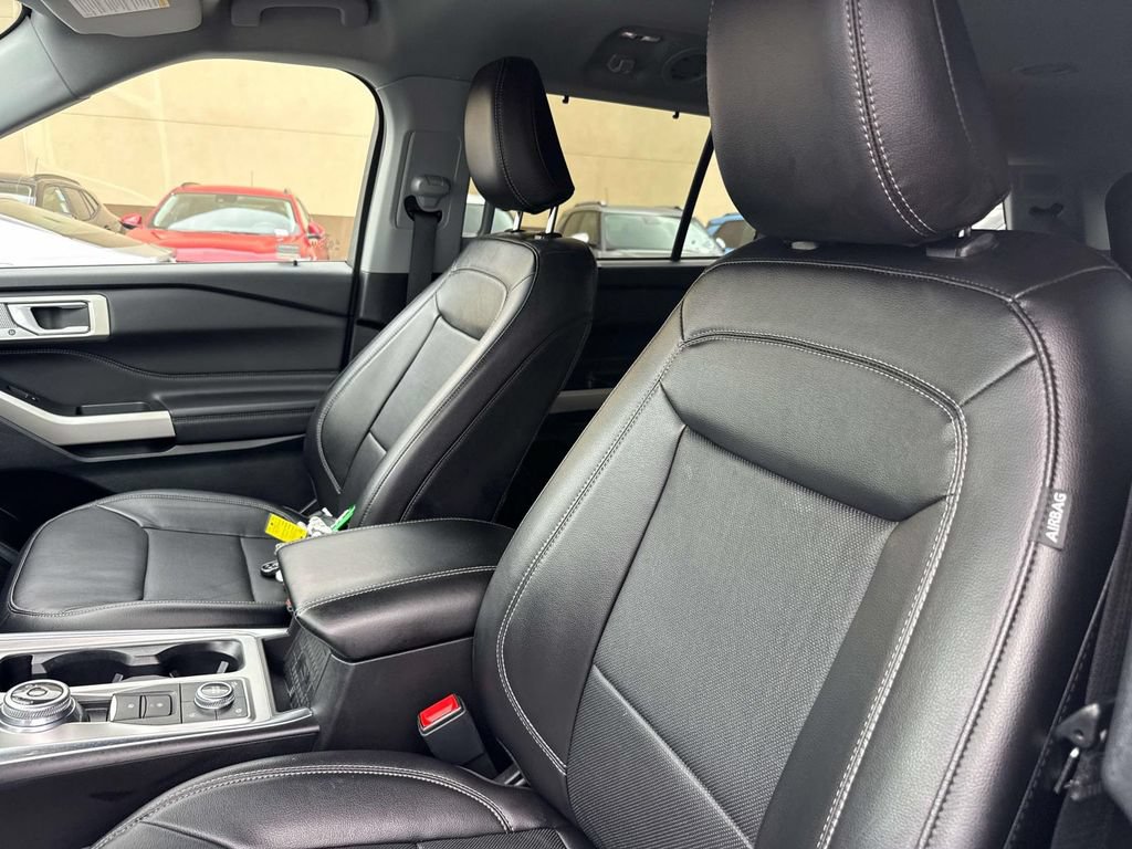 Used 2023 Ford Explorer Limited AWD/4WD image 26