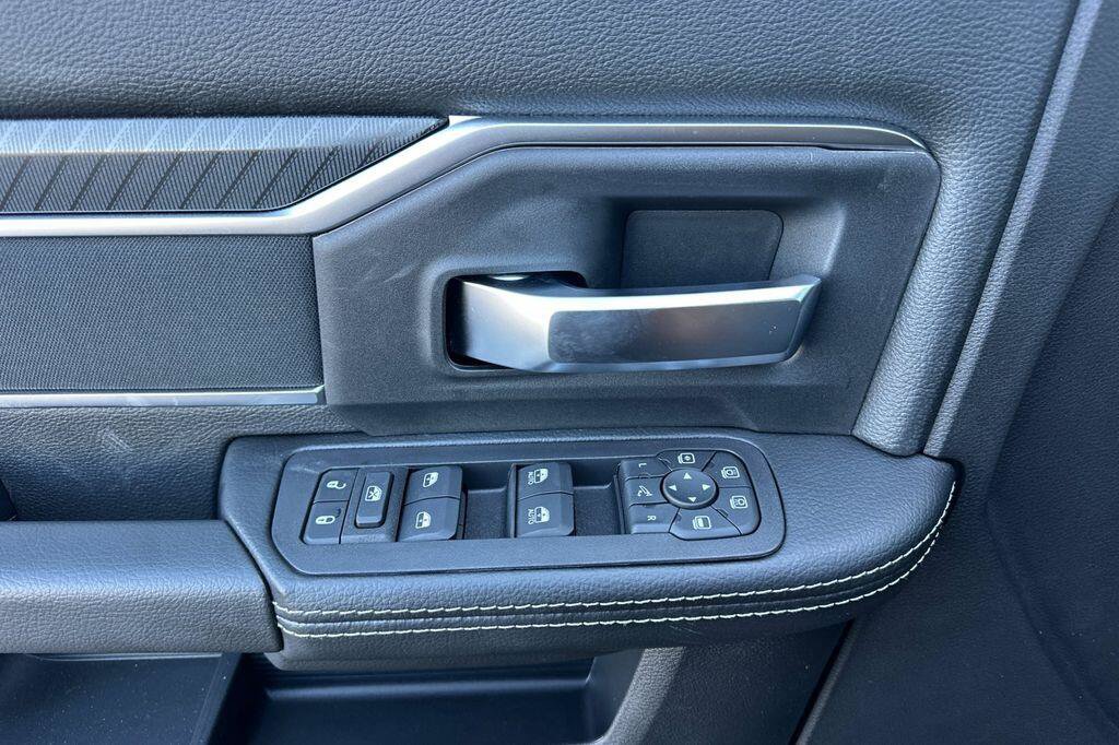 New 2026 RAM 2500 Big Horn AWD/4WD image 11